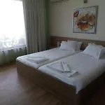 Prado 3*